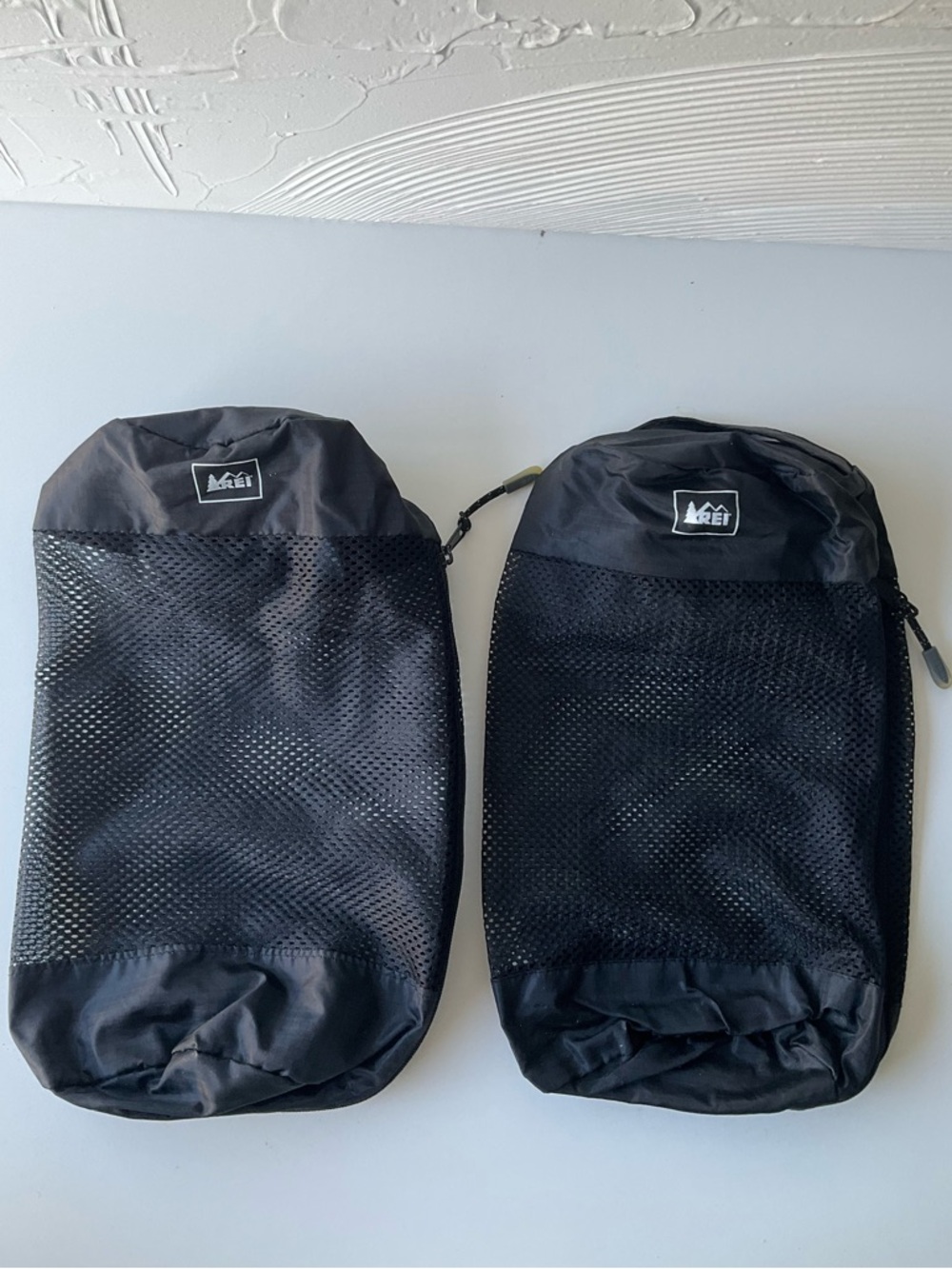 REI Multi Towel Deluxe Black Mesh Toiletry Packing Cube - Set of 2